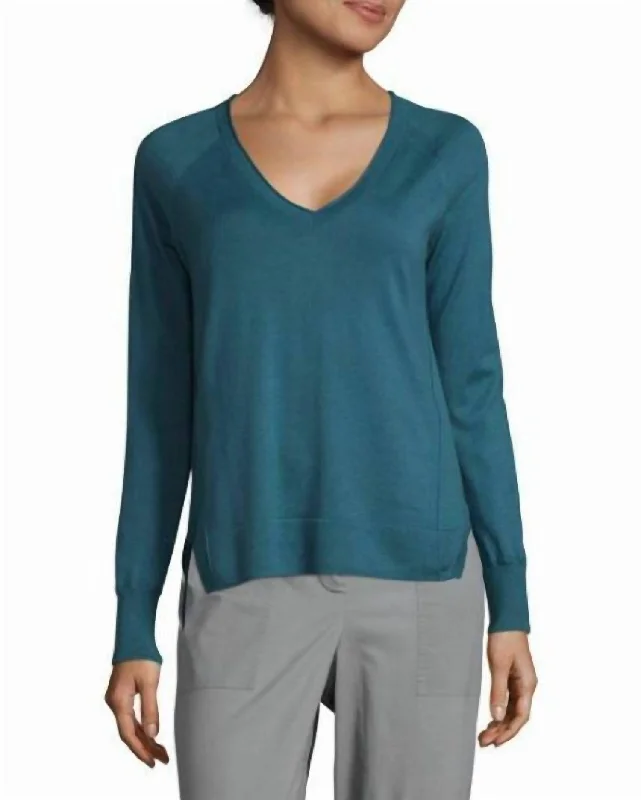 Pomona V-Neck Cotton Knit Relaxed Fit Sweater In Blue Classic Women's Pin - striped