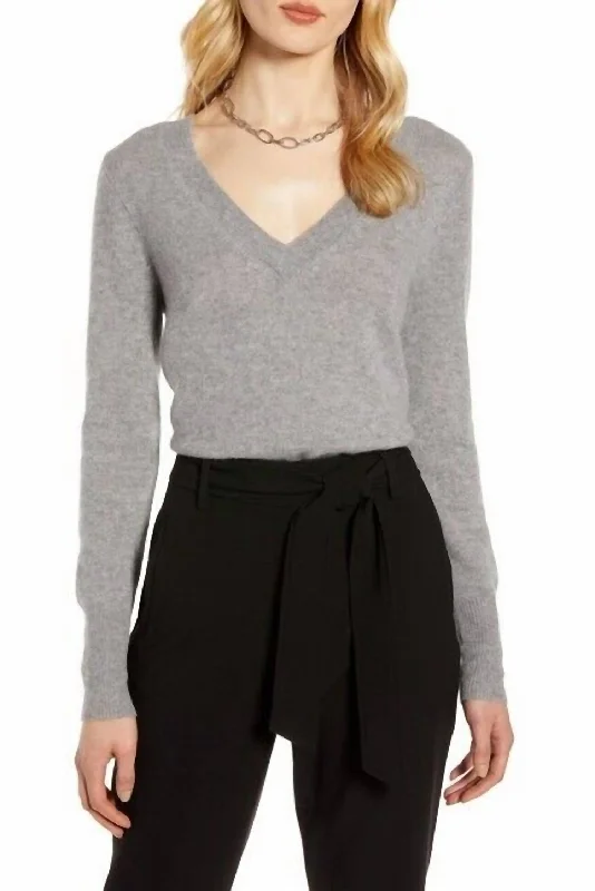 Heather Classic V-Neck Side Slit High Low Sweater In Gray Vintage Women's 1970S 