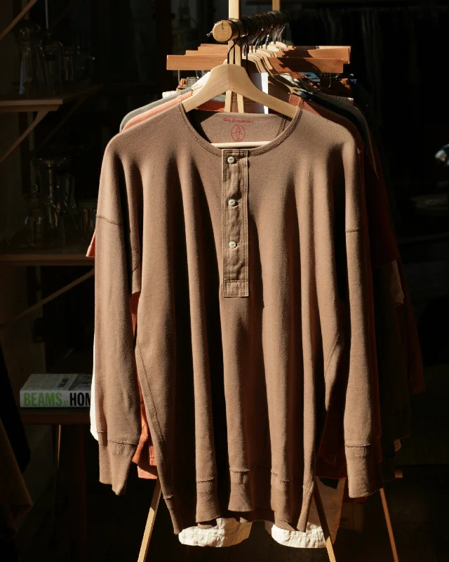US001 Henley Neck Long Sleeve in Rustic Grey Scandinavian