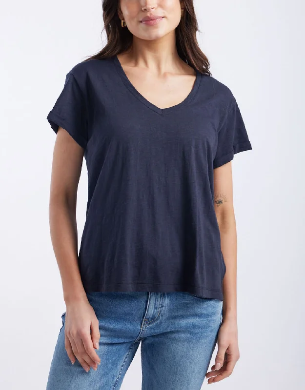 Turn Back V Neck T-Shirt - Navy Hip Women's Retro