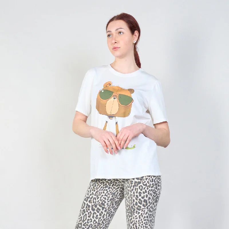 Trendy bear graphic t-shirt with relaxed fit wholesale European