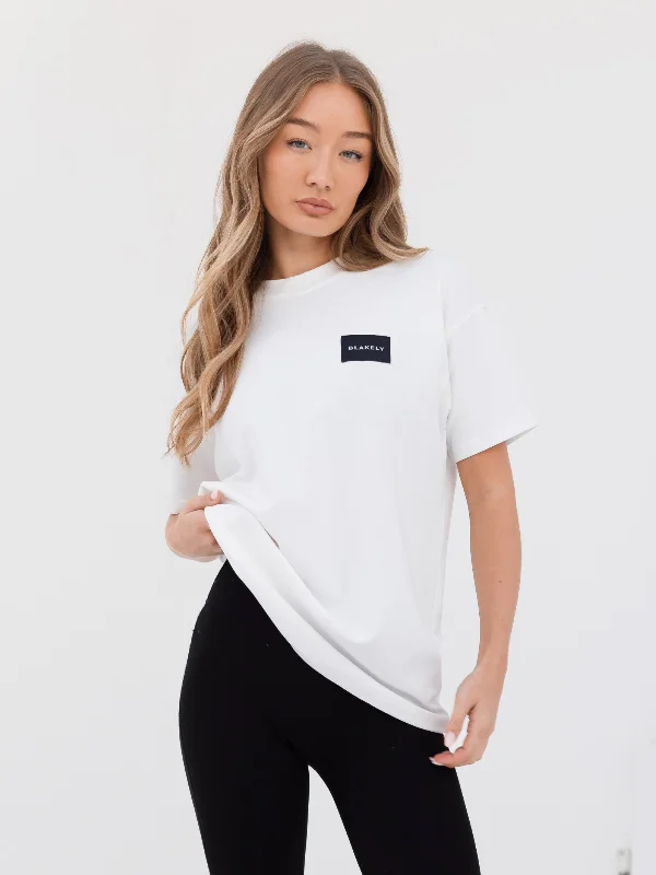 Label Oversized T-Shirt - Flat White Sleek Women's Metallic