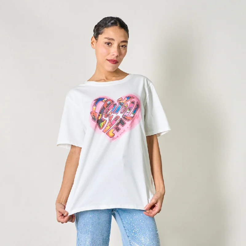 Retro heart graphic t-shirt with bold text wholesale Cool Women's Skate