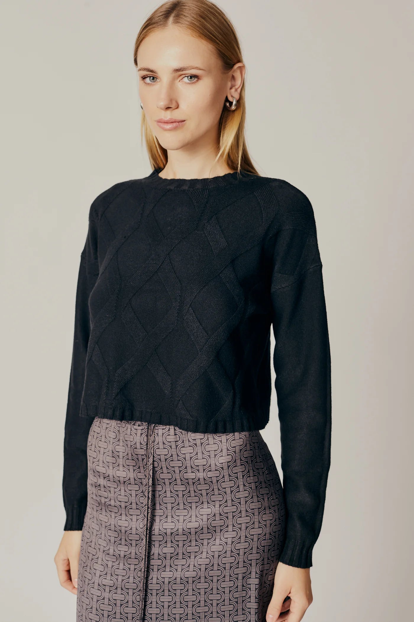 Clematis Sweater - Black Youthful Women's Anime - inspired
