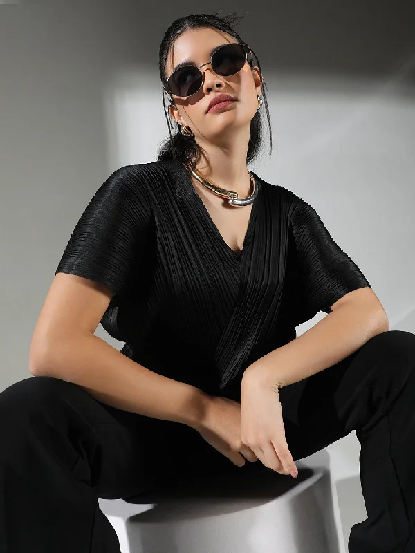 Women Black Solid Top Street